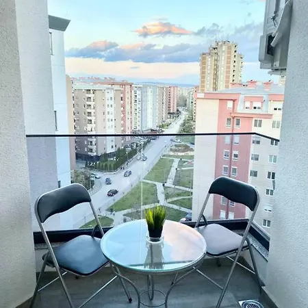 Bright Scandi Apartment Szkopje Kültér fotó