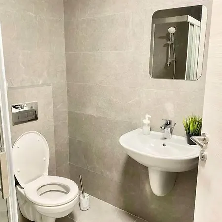 Bright Scandi Apartment Szkopje Kültér fotó
